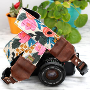 rifle paper co camera strap4