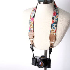 rifle paper co camera strap6