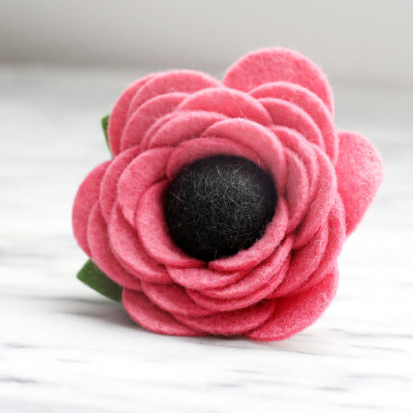 DD: Poppy Dog Collar Flower