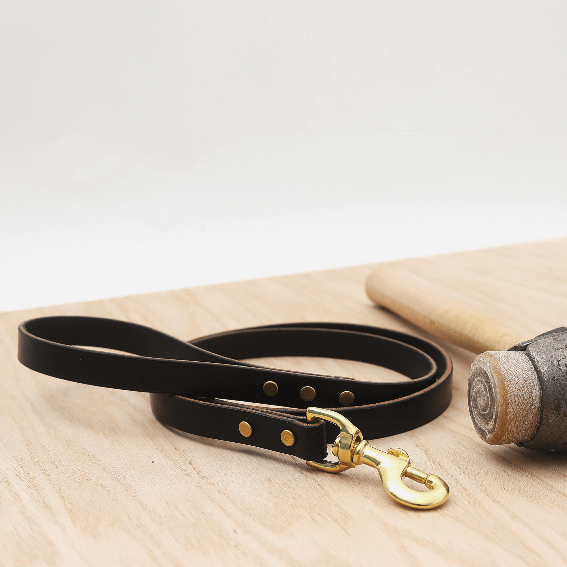 leather leash black