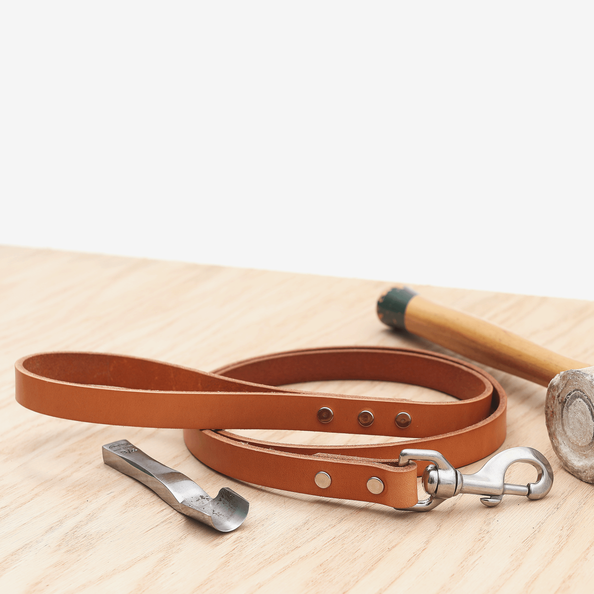 Leather leash tan