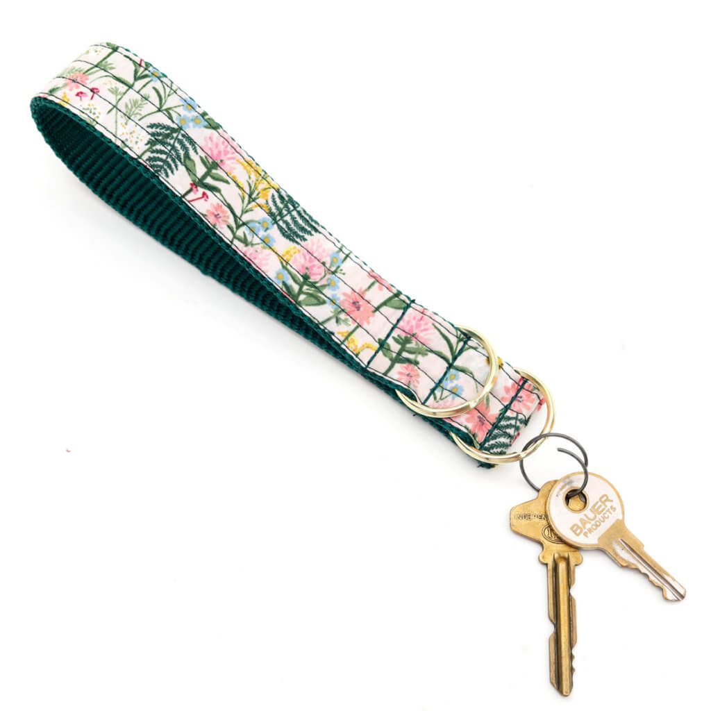 pink daisy key chain