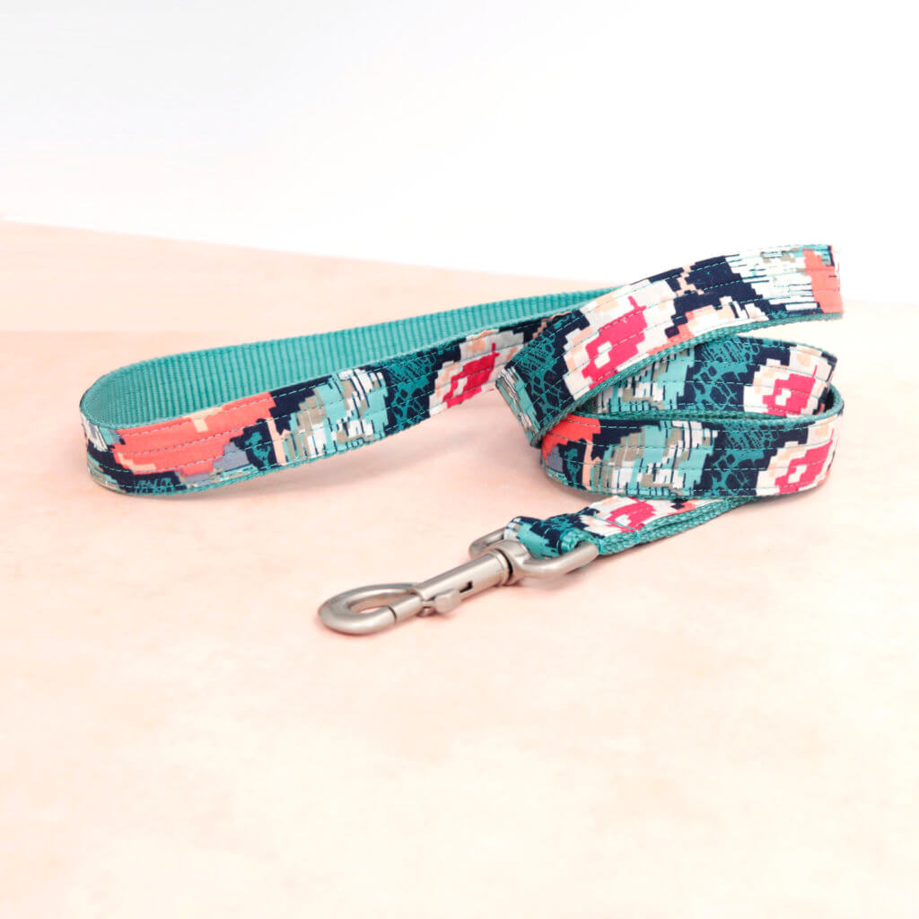 lacey dog leash voile