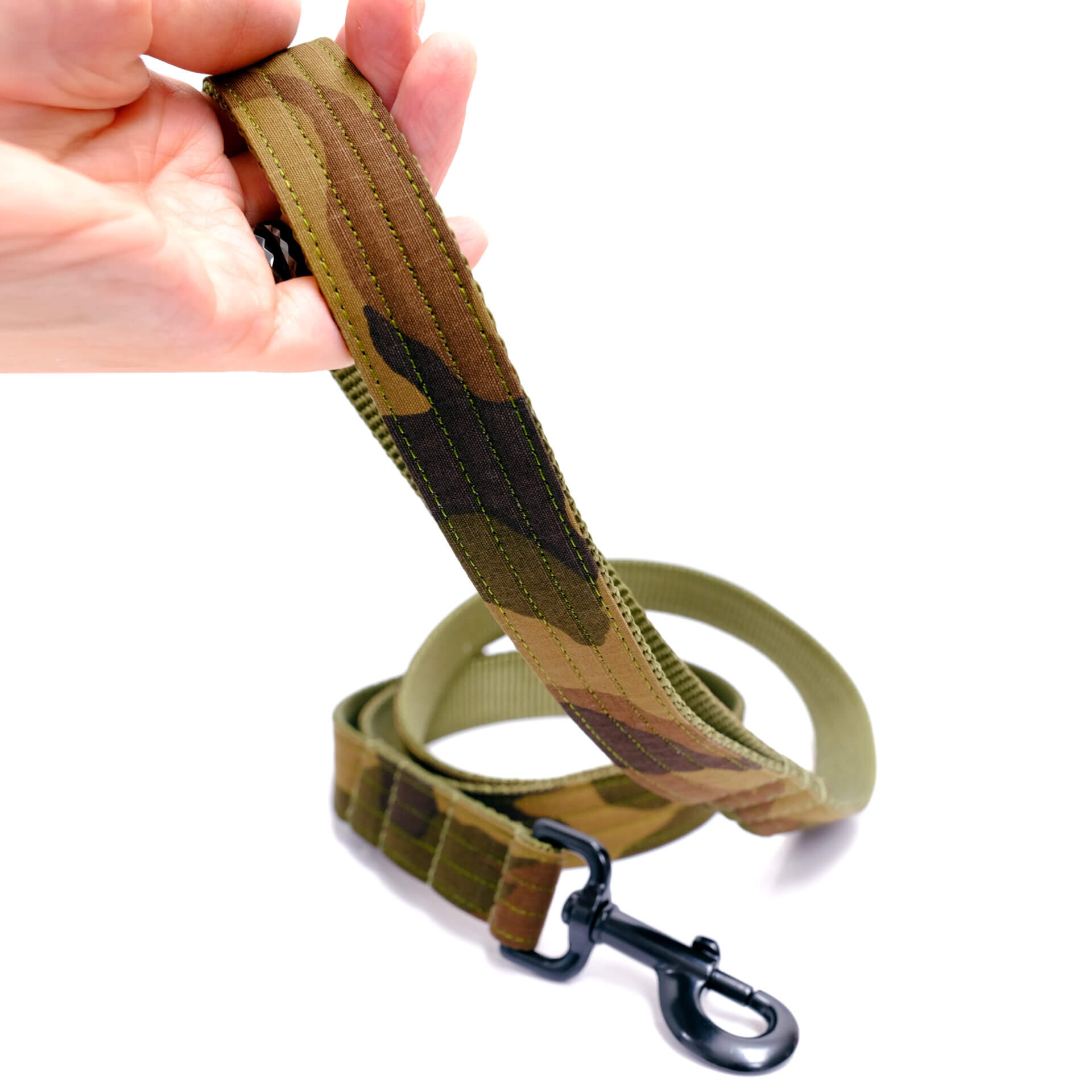 green camo dog leash black clip